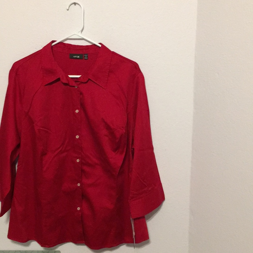 NWT 2X Apt 9 button down blouse shiny soft